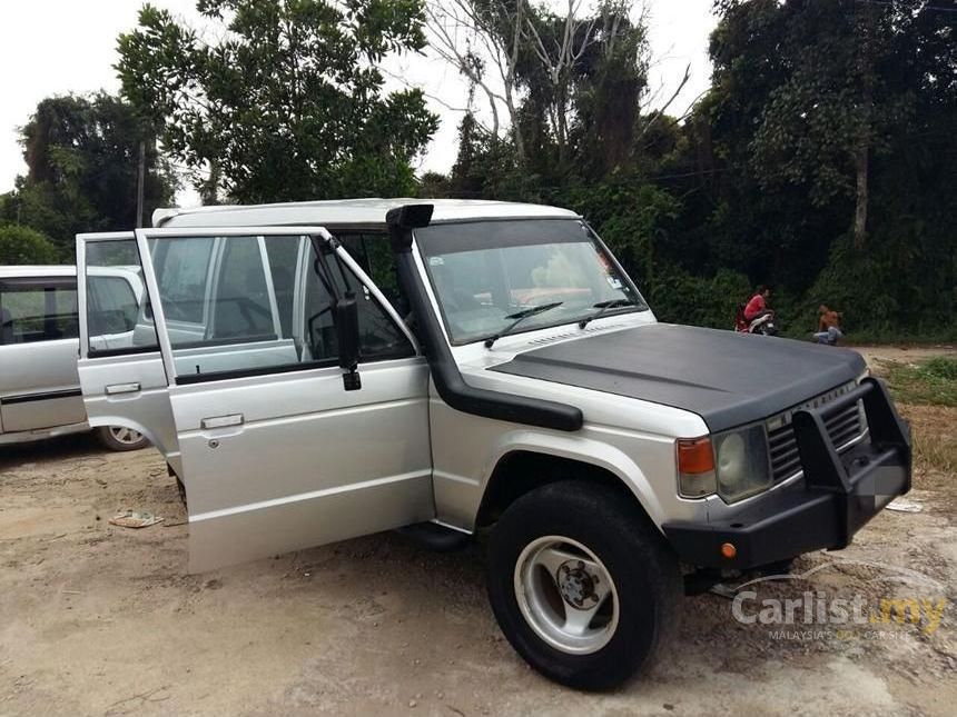 1990 Mitsubishi Pajero SUV