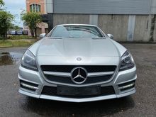 HARGA MURAH MERCEDES BENZ SLK200 AMG 2011 BRIGHT SILVER ON RED