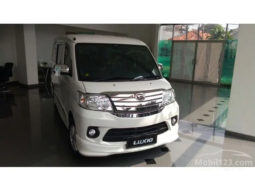 Jual Mobil Daihatsu Luxio 2024 X 1.5 di Jawa Barat Manual MPV Putih Rp 243.000.000