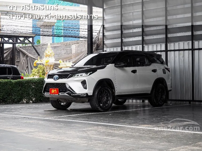 2021 Toyota Fortuner Legender SUV