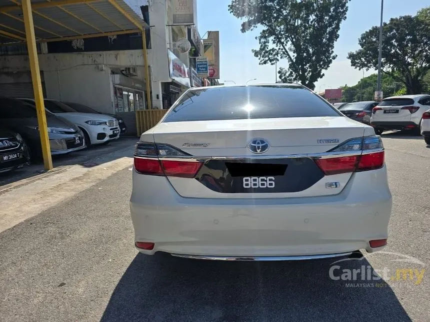 2016 Toyota Camry Hybrid Premium Sedan