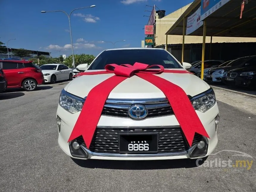 2016 Toyota Camry Hybrid Premium Sedan