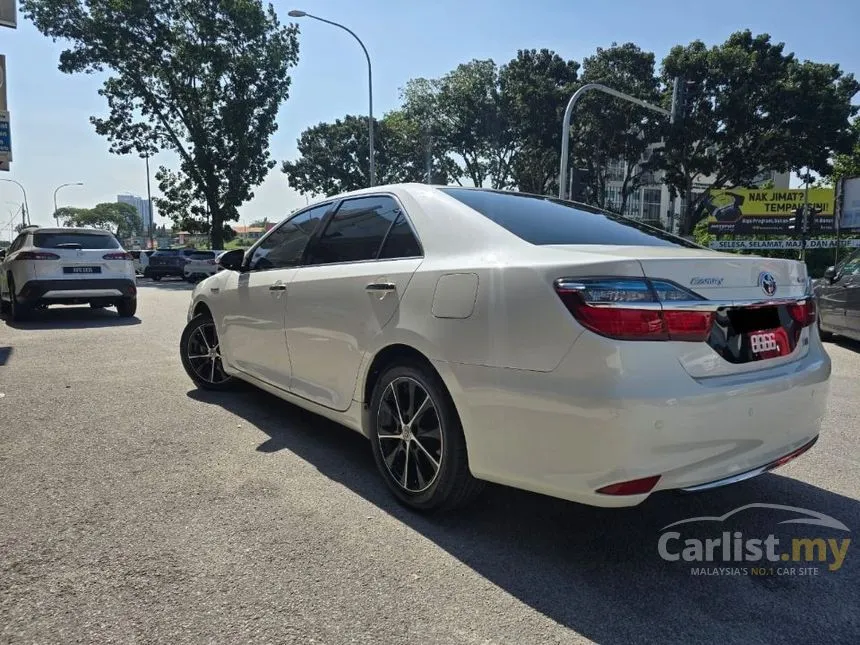 2016 Toyota Camry Hybrid Premium Sedan