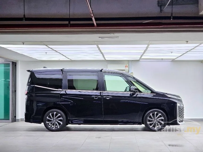 2023 Toyota Voxy S-Z MPV