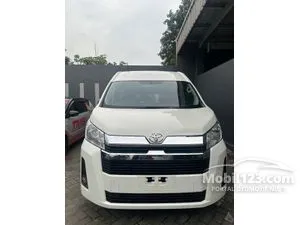 2025 Toyota Hiace 2.8 Premio Van