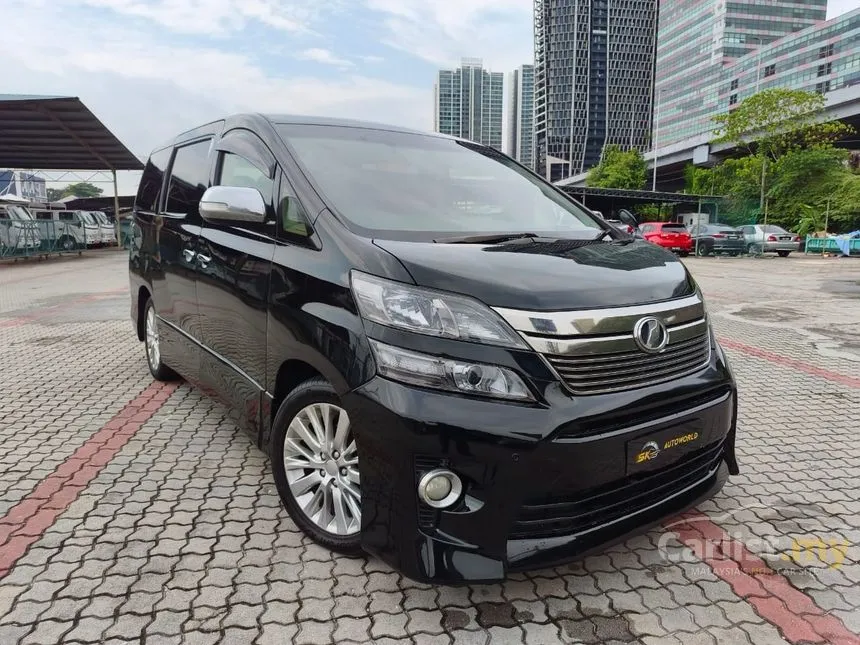 2013 Toyota Vellfire Z MPV