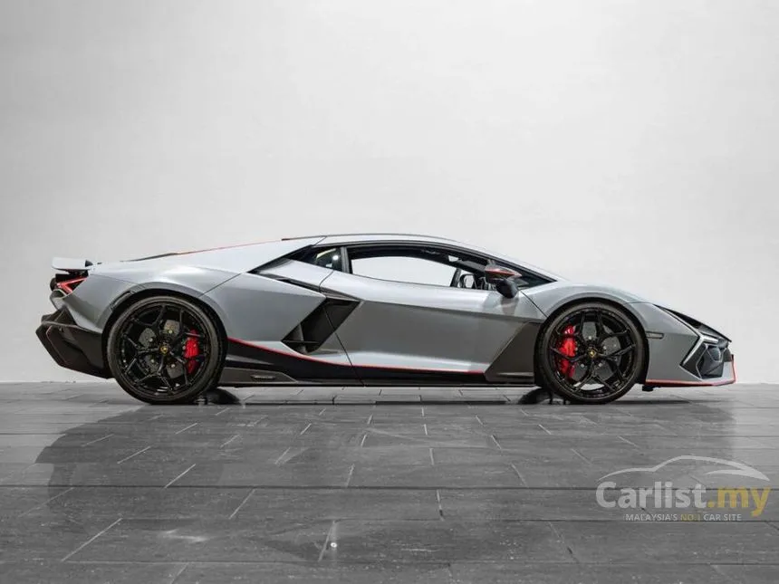 2025 Lamborghini Revuelto Coupe