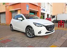 2014 Mazda 2 1.5 R Hatchback Full Record, DP Minim Bantu sampe approved.