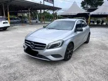 2014 Mercedes-Benz A200 1.6 Hatchback (LOAN KEDAI)