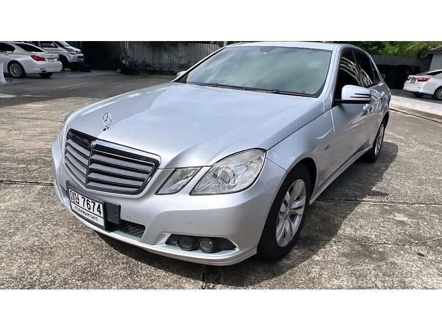2011 Mercedes-Benz E200 CGI BlueEFFICIENCY Sedan