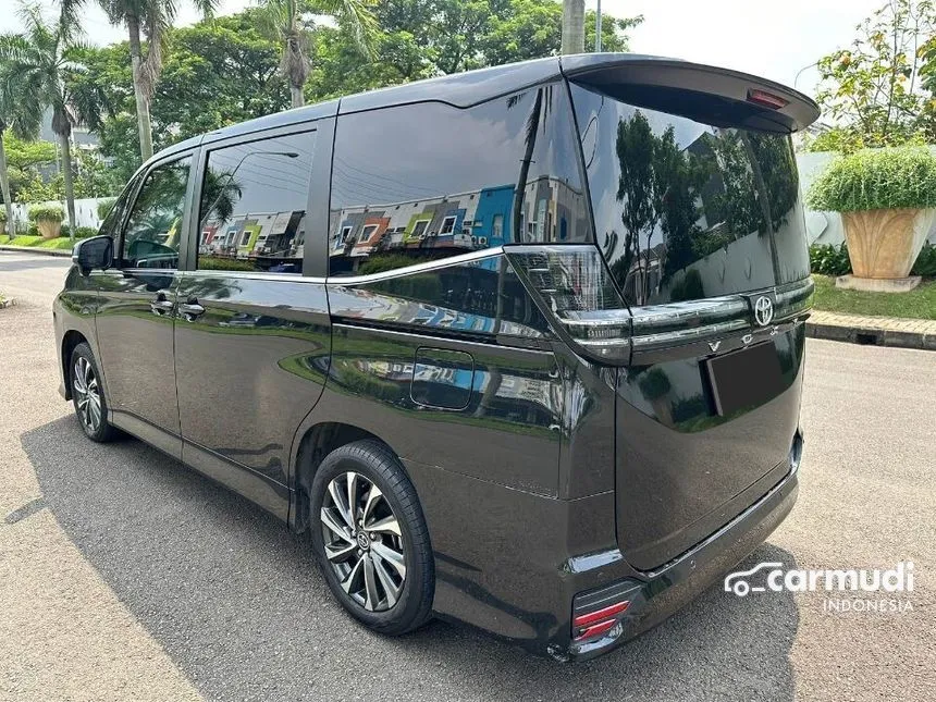 2022 Toyota Voxy Van Wagon