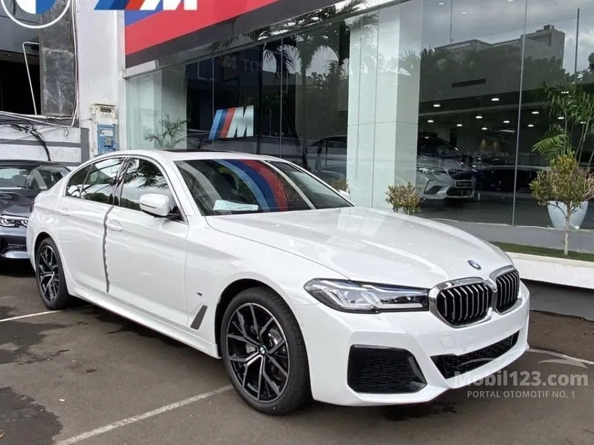 Jual Mobil BMW 520i 2023 M Sport 2.0 di DKI Jakarta Automatic Sedan ...