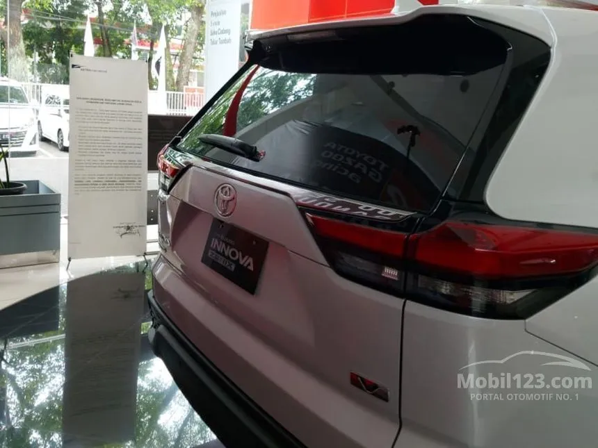 2023 Toyota Kijang Innova Zenix V (Non Premium Color) MPV