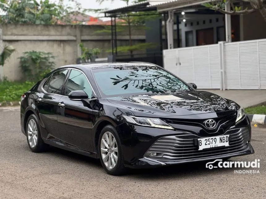 2019 Toyota Camry V Sedan