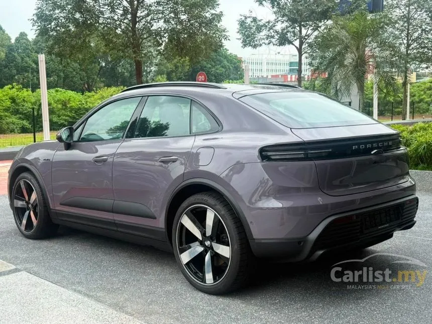 2025 Porsche Macan 4 SUV