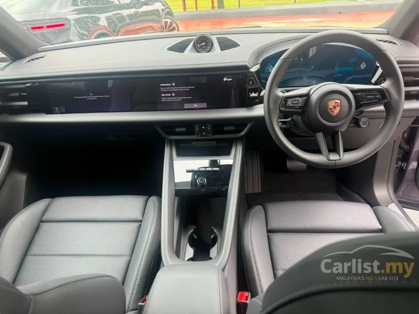 2025 Porsche Macan 4 SUV
