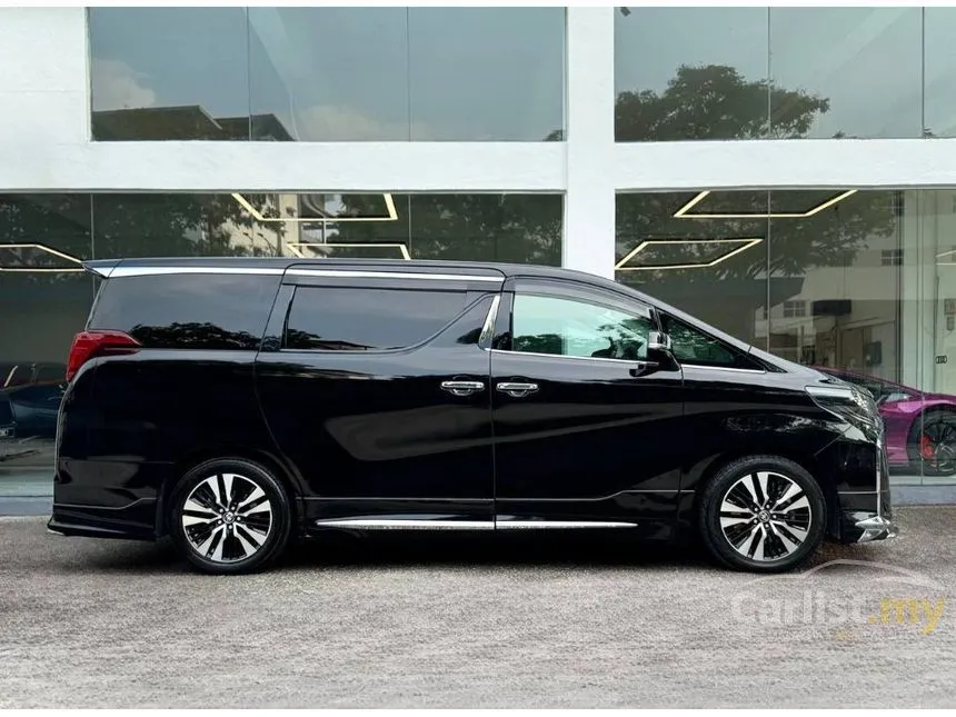 2021 Toyota Alphard MPV