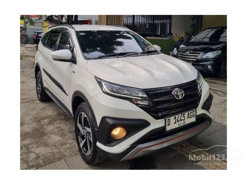 Jual Mobil Toyota Rush 2018 TRD Sportivo 1.5 di Jawa Barat Manual SUV Putih Rp 209.000.000