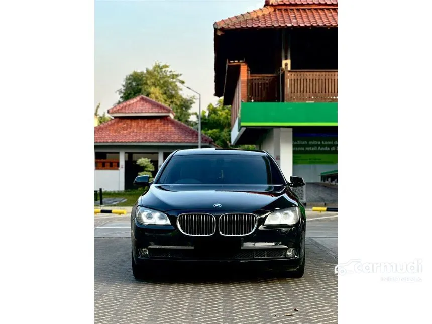 2010 BMW 730Li Comfort Sedan