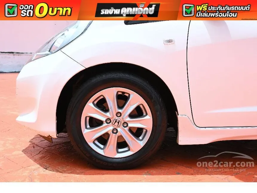 2013 Honda JAZZ V Hatchback