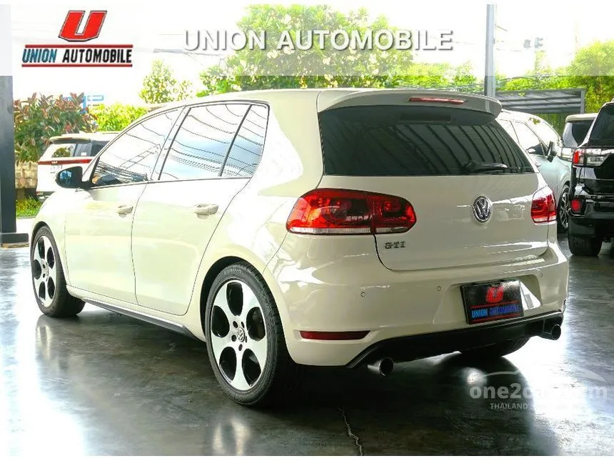 2013 Volkswagen GOLF GTI Hatchback