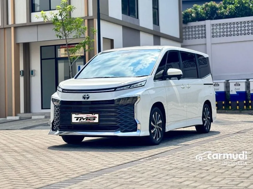 2022 Toyota Voxy MPV