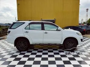 2015 Toyota FORTUNER 2.5 V SUV