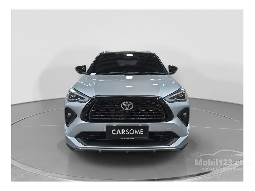 2023 Toyota Yaris Cross S HV SUV