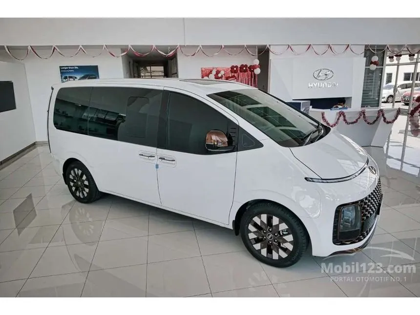 Jual Mobil Hyundai Staria 2024 Signature 7 2.2 di DKI Jakarta Automatic Wagon Putih Rp 1.060.500.000