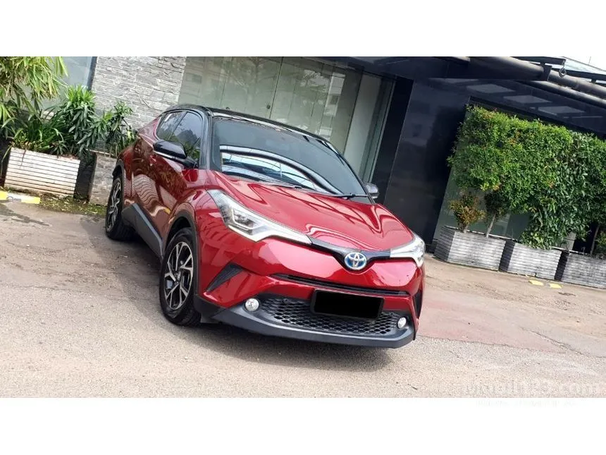 2020 Toyota C-HR Hybrid (2 Tone) SUV