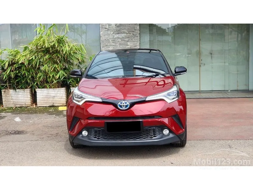 2020 Toyota C-HR Hybrid (2 Tone) SUV