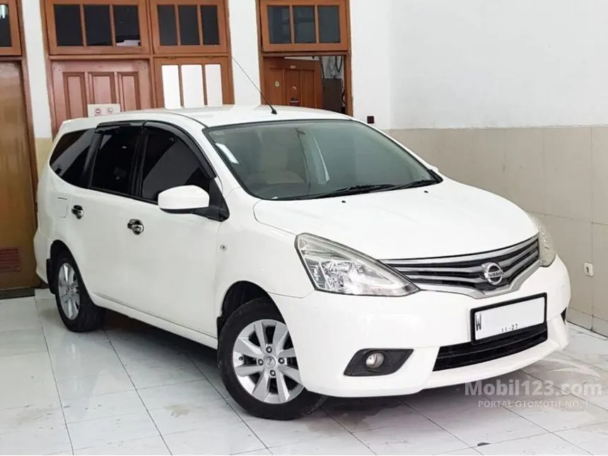 Jual Mobil Nissan Grand Livina 2014 SV 1.5 di Jawa Timur Automatic MPV Putih Rp 113.000.000