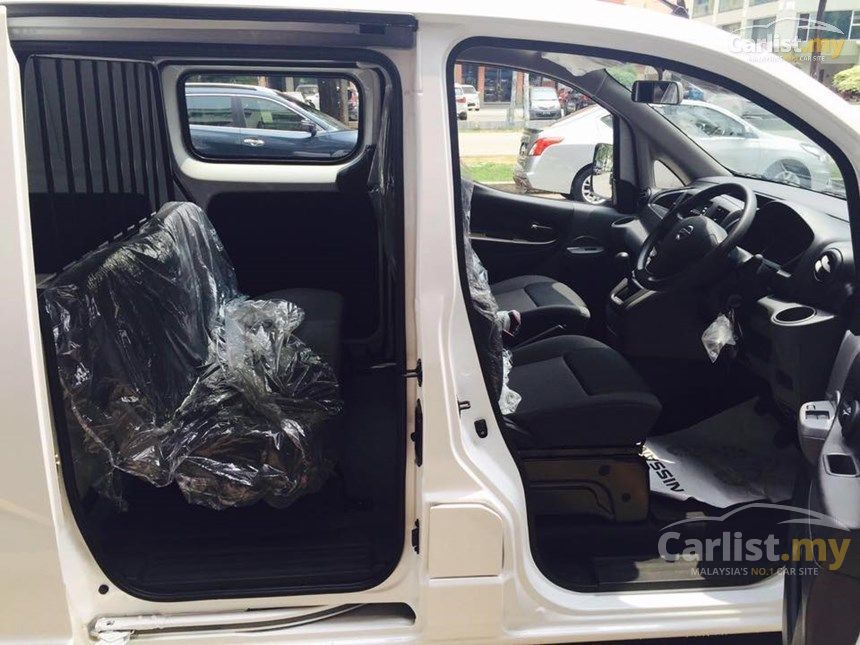 nv200 semi panel van