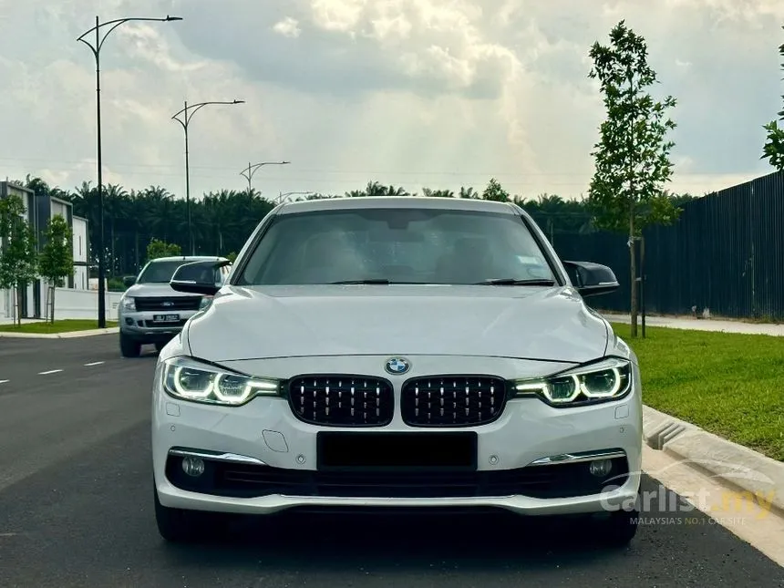 2016 BMW 318i Luxury Sedan