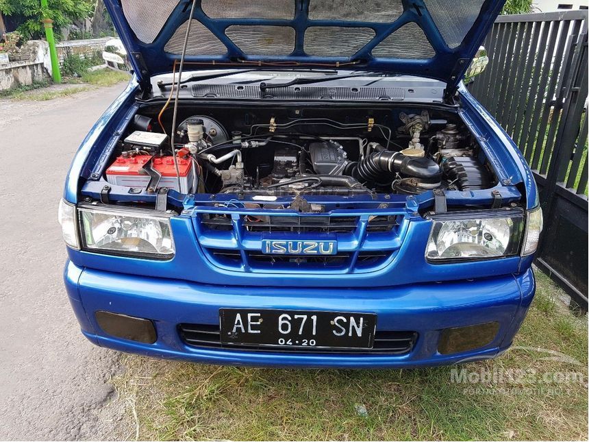 Jual Mobil Isuzu Panther 2001 LS Hi Grade 2.5 di Jawa Timur Manual SUV