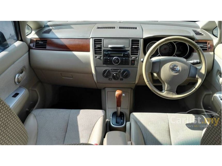 2007 Nissan Latio ST-L Sport Hatchback
