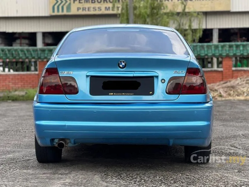 2003 BMW 318i Sedan