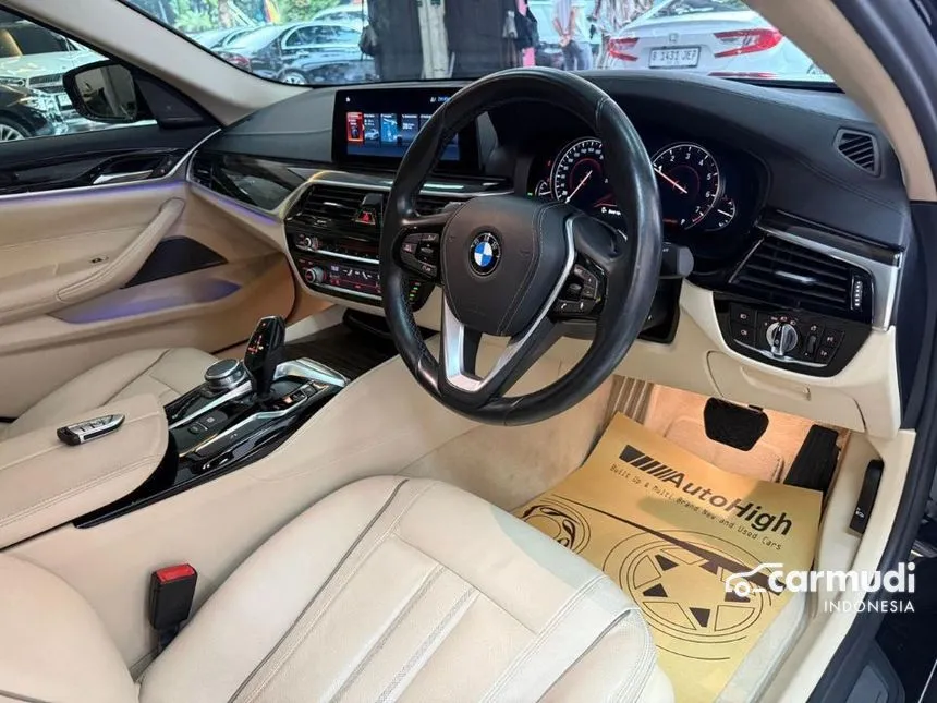 2018 BMW 530i Luxury Sedan
