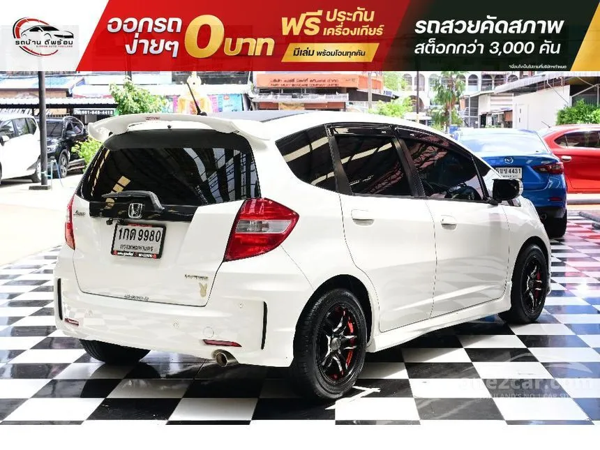 2013 Honda JAZZ SV Hatchback