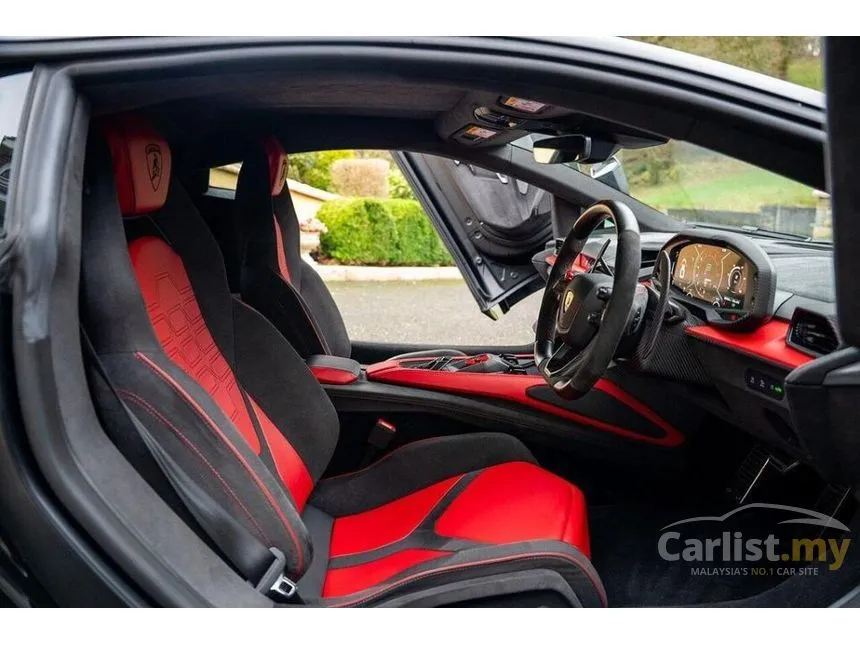 2025 Lamborghini Revuelto Coupe