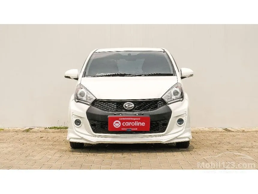 2015 Daihatsu Sirion D Hatchback