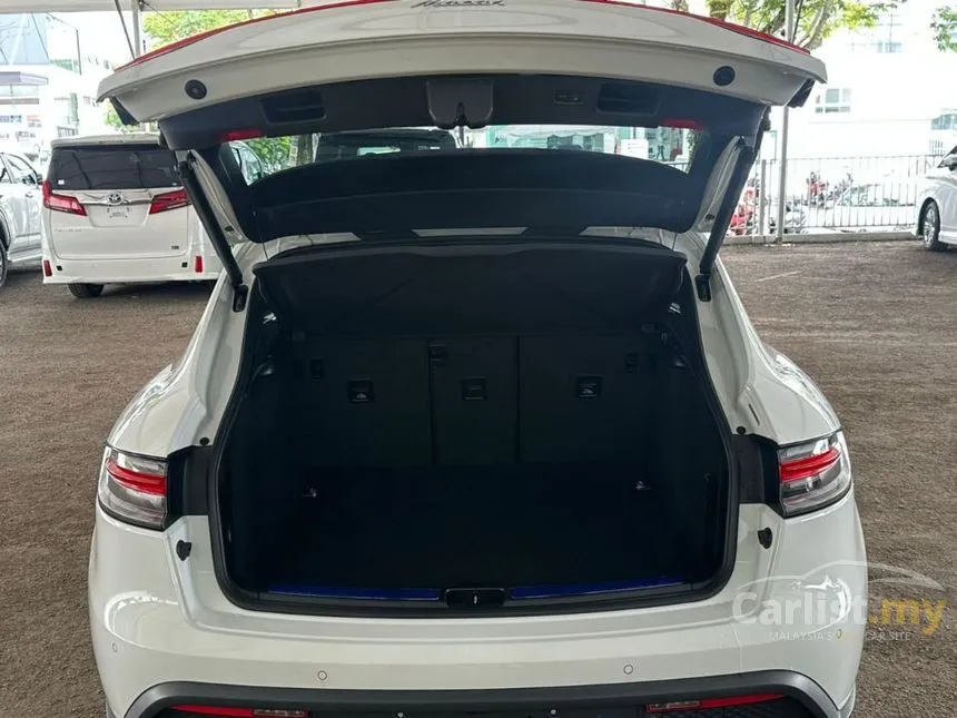 2023 Porsche Macan SUV