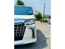 ON THE ROAD 2015 Toyota Alphard 2.5 MPV
