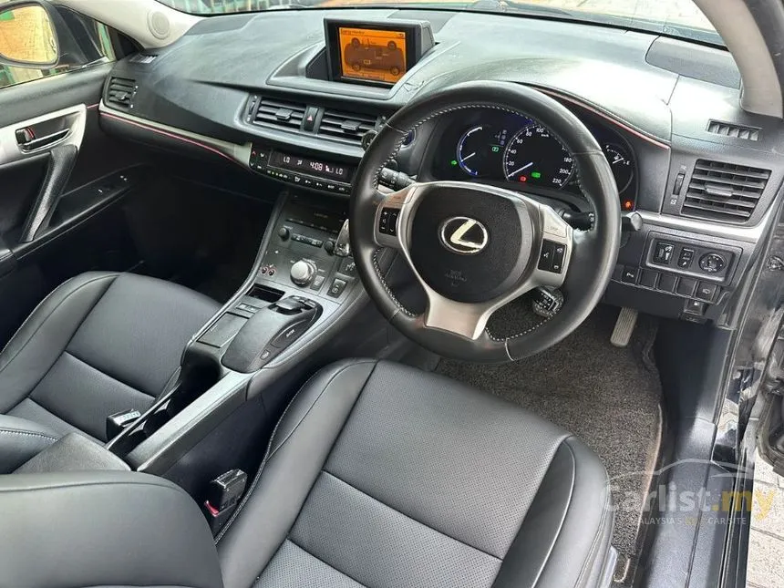 2013 Lexus CT 200h Luxury Hatchback