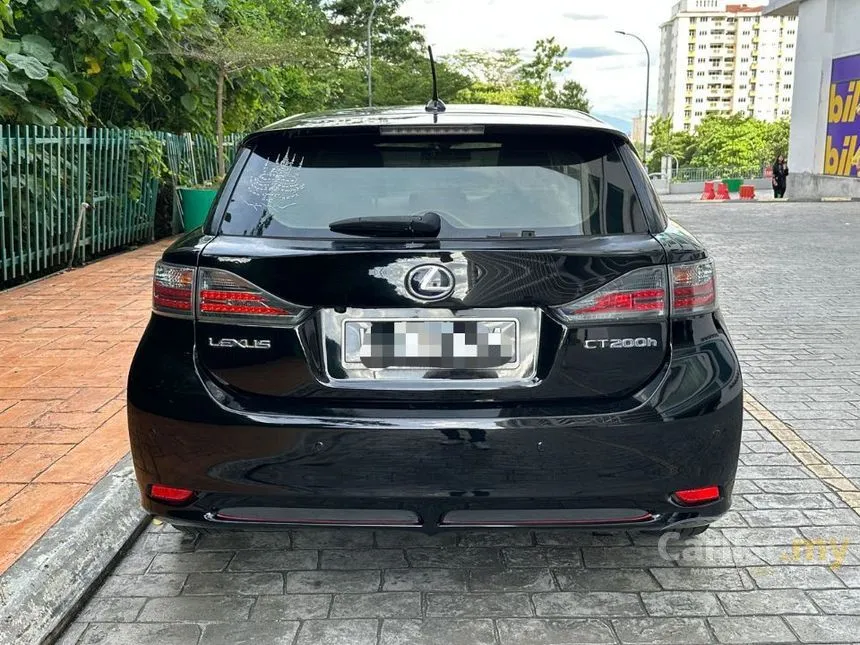 2013 Lexus CT 200h Luxury Hatchback