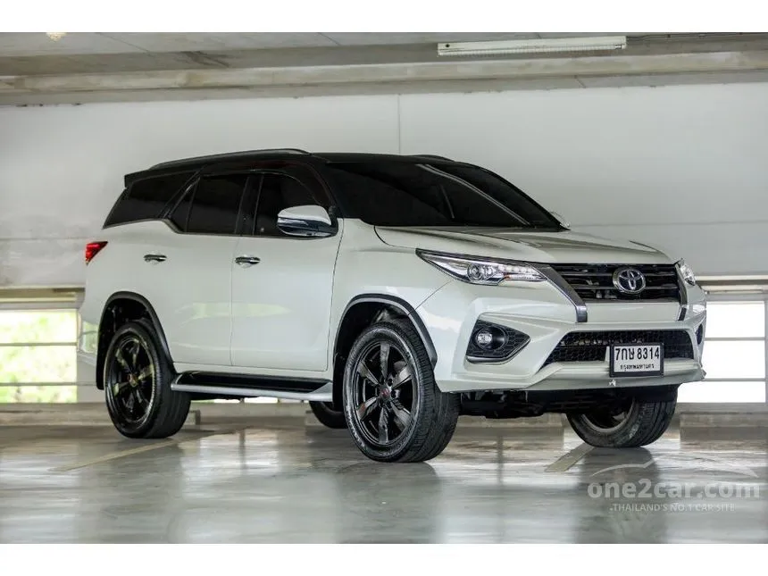 2018 Toyota FORTUNER TRD Sportivo (2-Tone) SUV