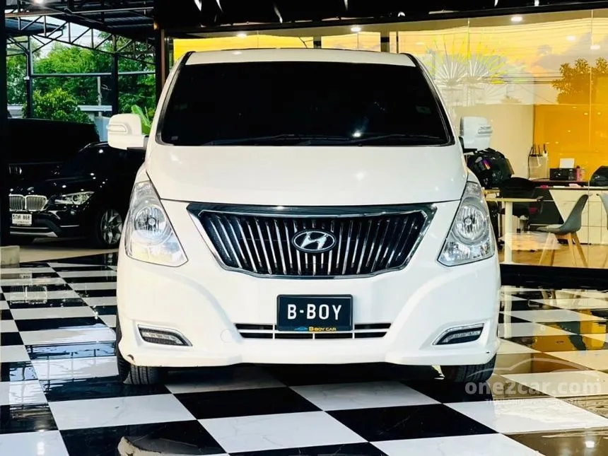 2017 Hyundai H-1 Limited II Van