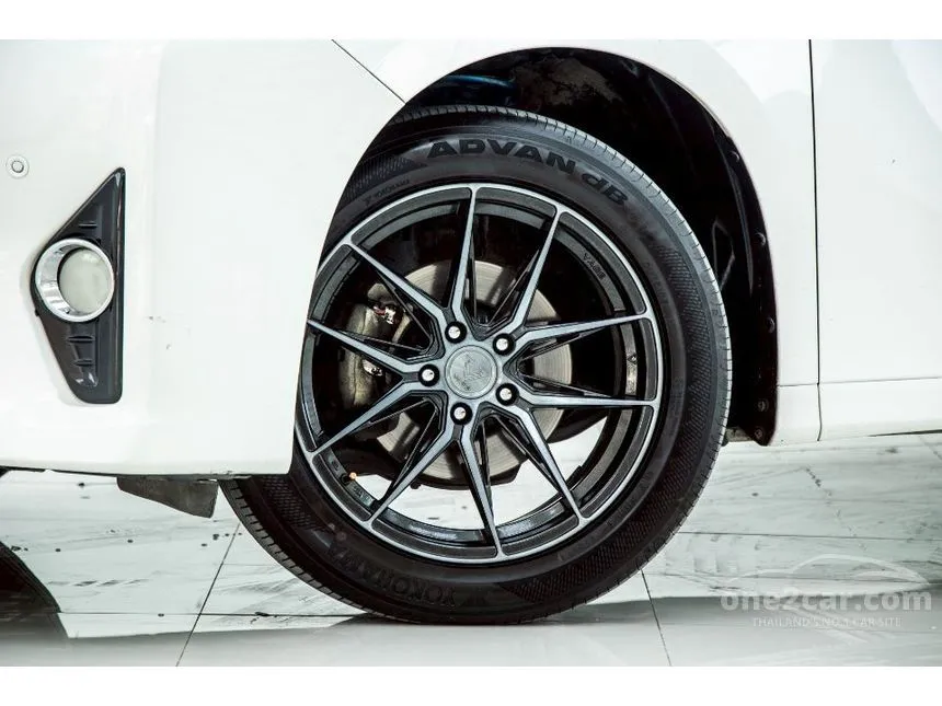 2015 Toyota ALPHARD Hybrid X E-Four Van