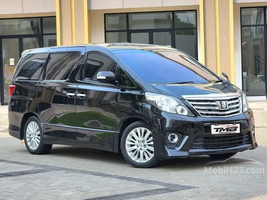 2013 Toyota Alphard SC MPV