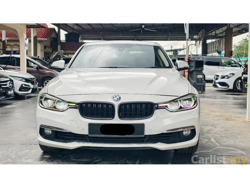 2018 BMW 318i Luxury Sedan